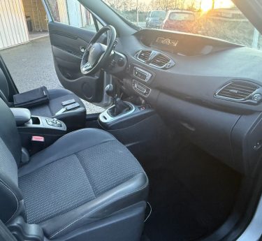 TOYOTA AURIS 90 D4D TERRA 2009